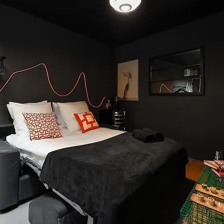 Le Dark Apartament