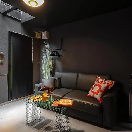 Le Dark Apartament *